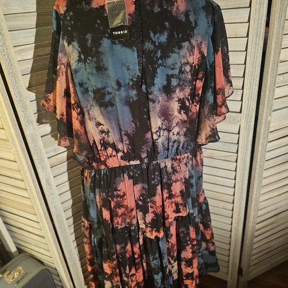 Gorgeous Torrid lined Dress with pockets. - Picture 4 of 9